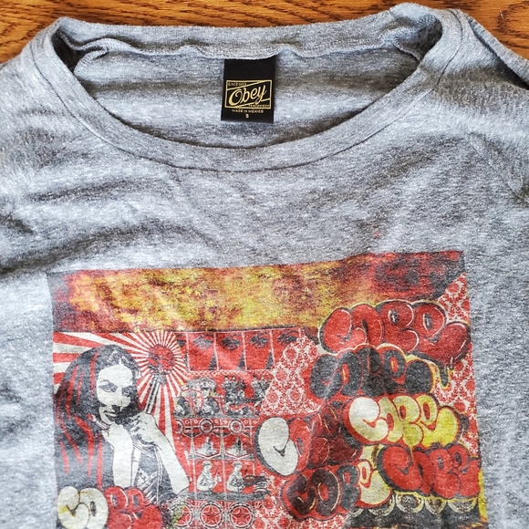Obey crop top - Picture 2 of 2